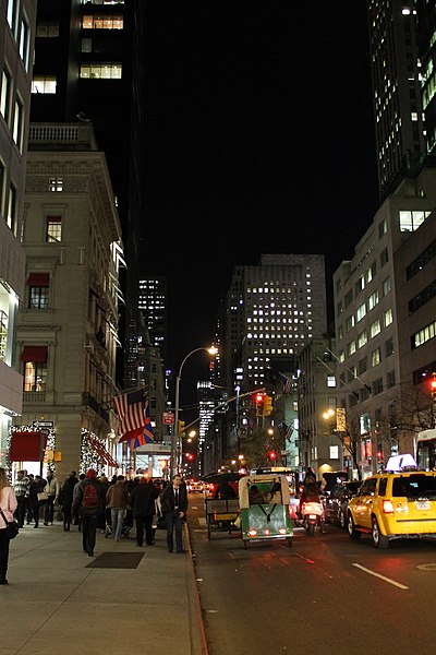 File:5th Avenue - panoramio (25).jpg