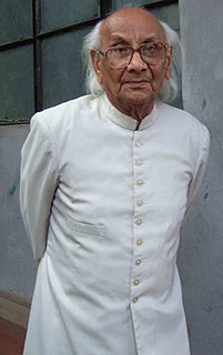Abdul Qavi Desnavi Indian writer, critic, bibliographer, and linguist (1930–2011)