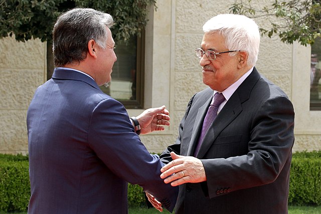 العاهل الأردني يستقبل الرئيس الفلسطيني عام 2013