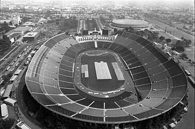 Aerial view of Los Angeles Memorial Coliseum, 1987.jpg