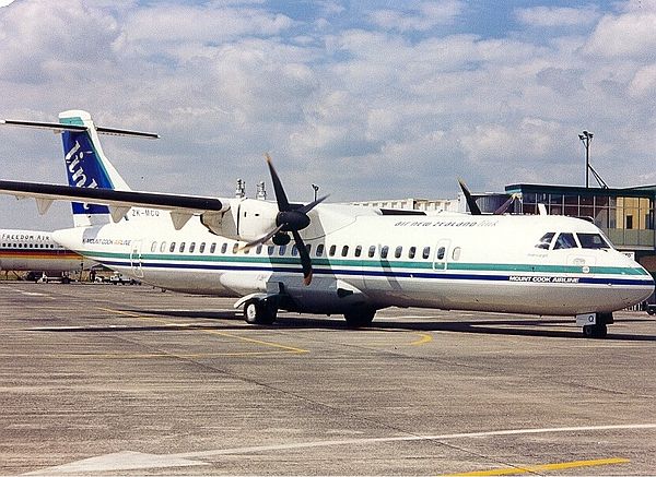 A Mount Cook ATR 72-200 in the old Air New Zealand Link colours at Hamilton Airport in 1997