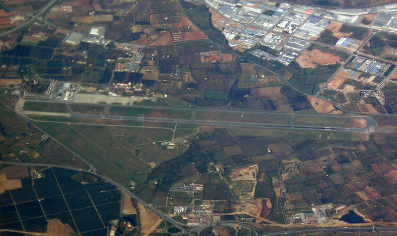 File:Airport Reus seen from air.jpg