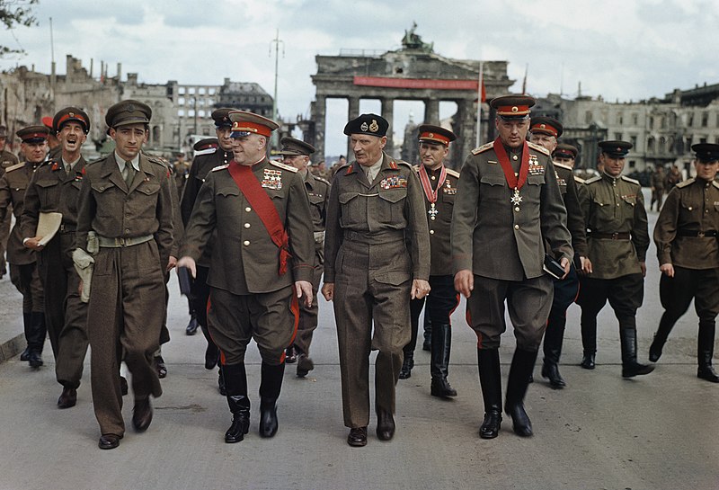 File:Allies at the Brandenburg Gate, 1945.jpg