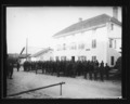 Nr. 4 b: Haben wir hier die Einmündung von Au Village in die Rue Guillaume-Triponez? Das große Gebäude ist bei Streetview nur von hinten zu sehen und da sechsachsig, aber trotzdem...