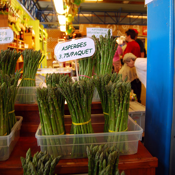 File:Asperges au marché du Vieux Port.jpg