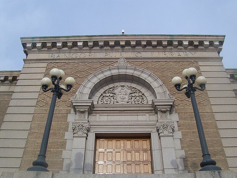 File:BangorPublicLibraryMainEntrance.jpg