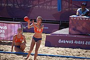 Deutsch: Beachhandball bei den Olympischen Jugendspielen 2018; Tag 3, 10. Oktober 2018; Mädchen, Vorrunde, Gruppe B - Niederlande-Argentinien 2:0 English: Beach handball at the 2018 Summer Youth Olympics at 10 October 2018 – Girls Preliminary Round Group B‎ – Netherlands-Argentina 2:0