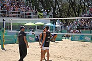 Deutsch: Beachvolleyball bei den Olympischen Jugendspielen 2018; Tag 11, 17. Oktober 2018; Jungen, Spiel um Platz 3 – Argentinien-Ungarn 2:0 (21–15/21–15) English: Beach volleyball at the 2018 Summer Youth Olympics at 17 October 2018 – Bronze Medal Match – Argentina-Hungary 2:0 (21–15/21–15)