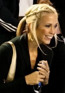 Bec Hewitt.jpg