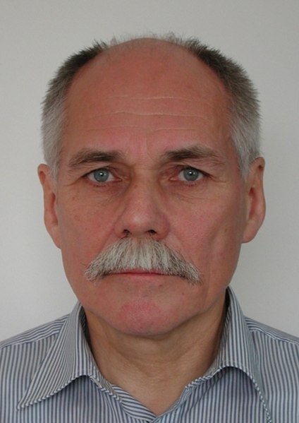 File:Bedřich Moldan (cropped).jpg