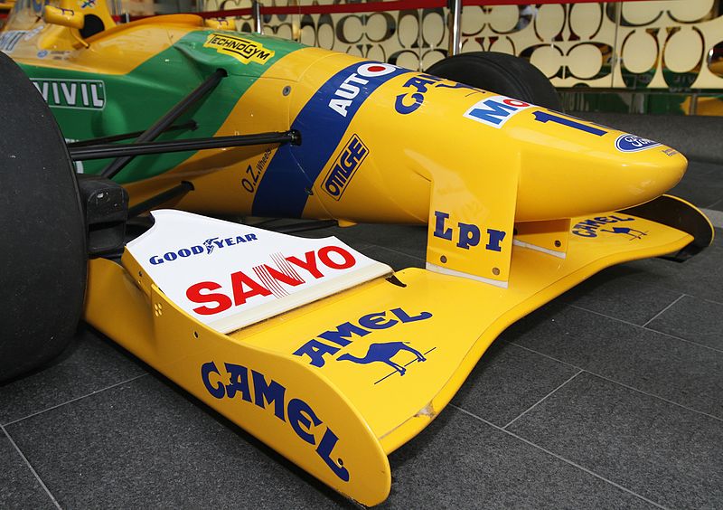 File:Benetton B192 front nose and wing 2010 Pavilion Pit Stop.jpg