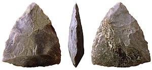 Bifaz triangular.jpg