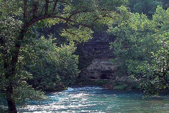 On an average day nearly 303 million US gallons (1,150,000 m3) of water flow from Big Spring in Missouri at a rate of 469 cubic feet per second (13.3 m3/s).