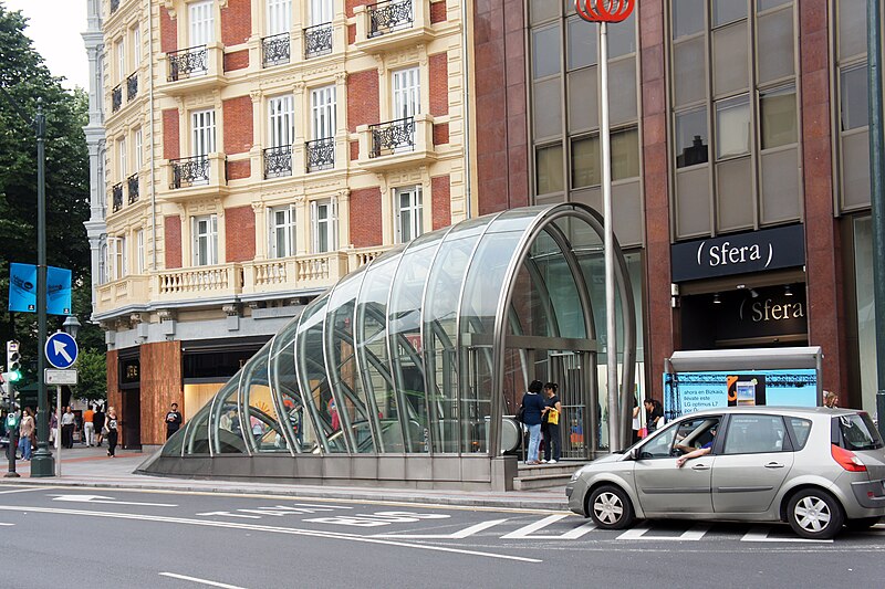 File:Bilbao Metro 05 2012 2111.jpg