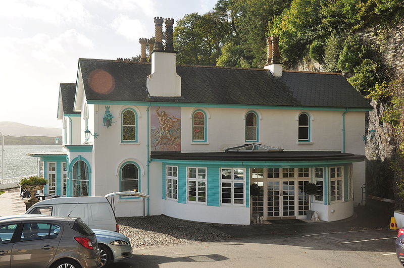 File:Buildings in Portmeirion (7770).jpg