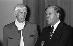 Gerhard Marcks a Helmut Schmidt v roce 1977