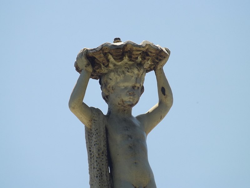 File:Carlton Gardens Statue 01.jpg