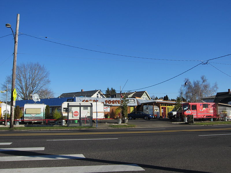 File:Carts on Foster, SE Portland, Oregon (2013).JPG