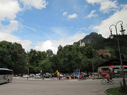 Schloss Neuschwanstein und Alltagsleben mit Tourismus