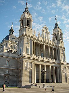 Catedral de Santa María de la Real de la Almudena en Madrid.jpg