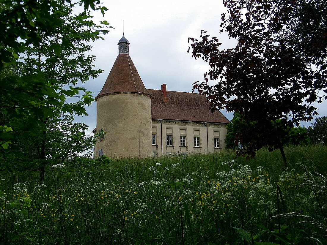 File:Château de Salles, St Germain de Salles.JPG