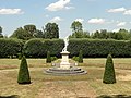 Champs-sur-Marne (77), château de Champs, parc, parterre est, statue d'Apollon 2.jpg