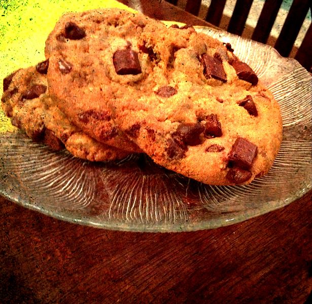 File:Chocolate chip cookies .jpg