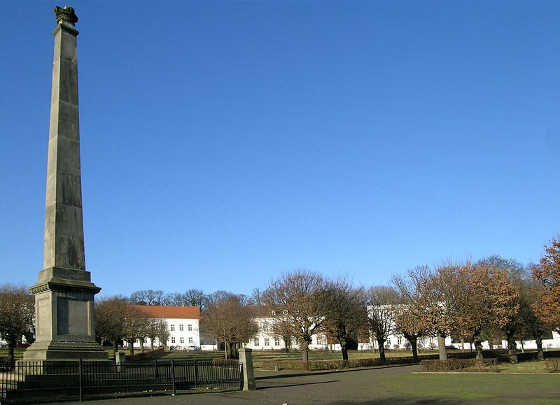 File:CircusPutbusObelisk.jpg