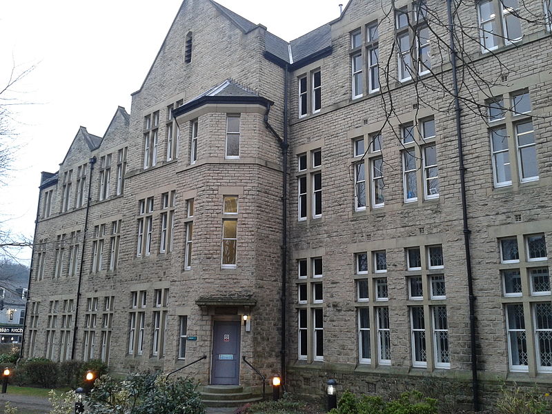 File:Collegiate Hall.jpg