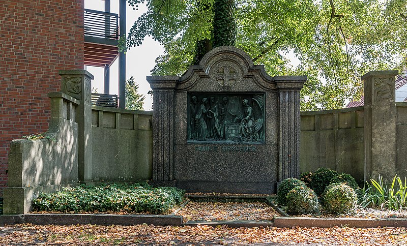 File:Dülmen, Mühlenwegfriedhof -- 2014 -- 3341.jpg