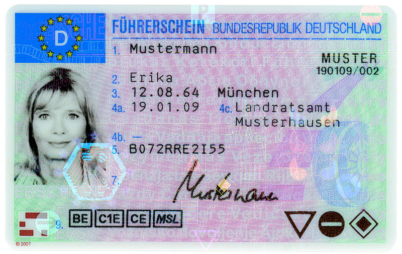 File:DE Licence 2009 Front.jpg