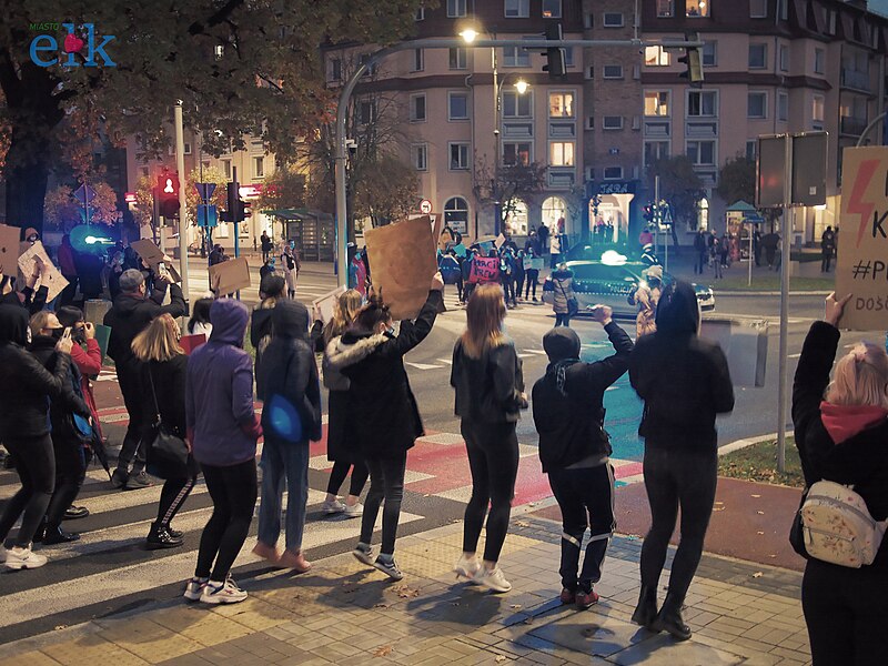 File:Ełk protest kobiet 26.10.2020 3.jpg