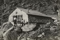 Schwarzegghütte (1877–1949)