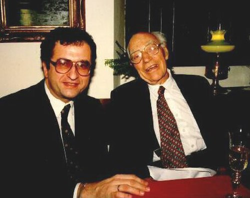 John Carew Eccles (right) with Czech psychiatrist Cyril Höschl (left) in 1993