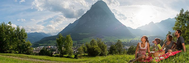 File:Ennetrösligen, Gemeinde Glarus (19136555942).jpg