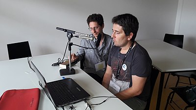 Recording Basque words for Lingua Libre at Wikimania in Montreal 2017.