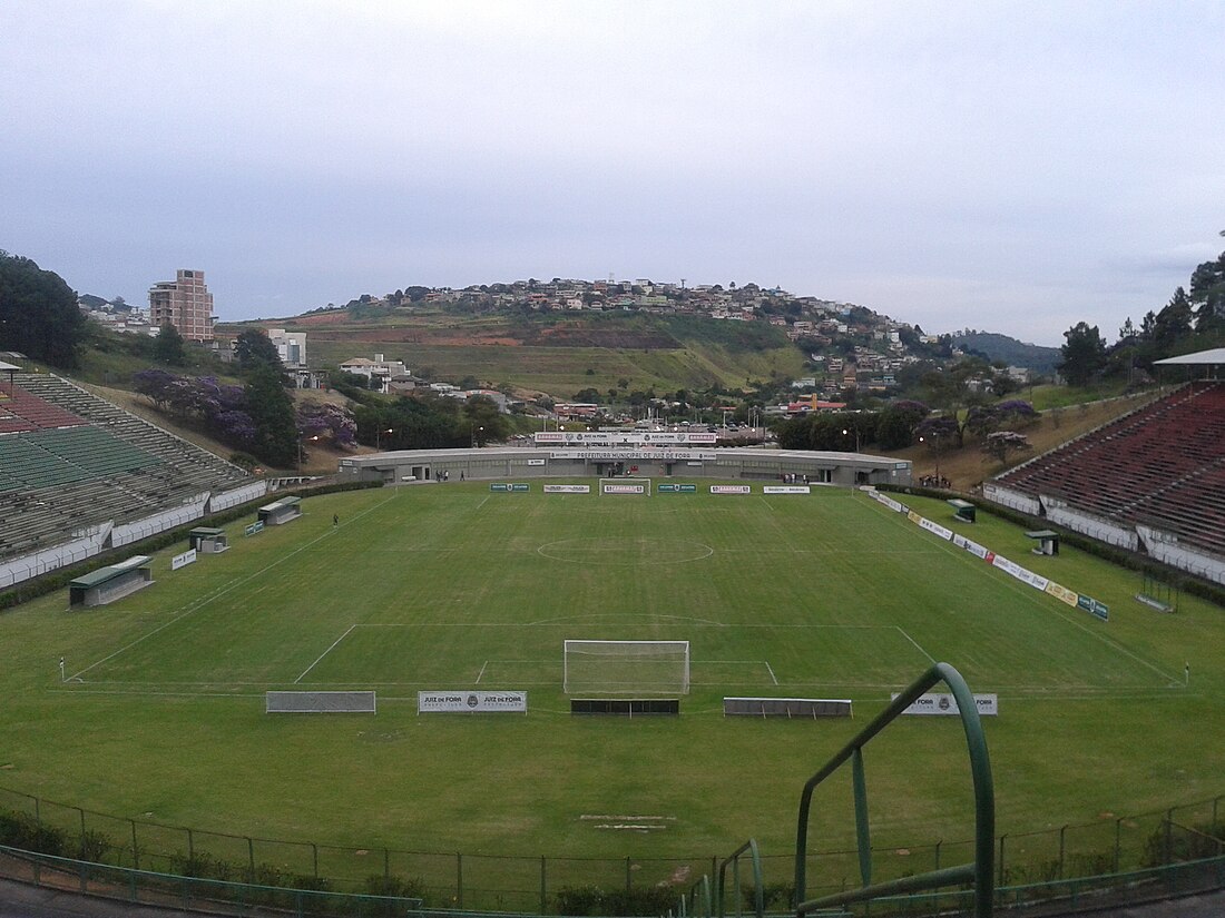 File:Estádio Mario Helênio.jpg