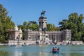 File:Estanque del Retiro, Parque del Retiro, Madrid, España, 2017-05-18, DD 16.jpg