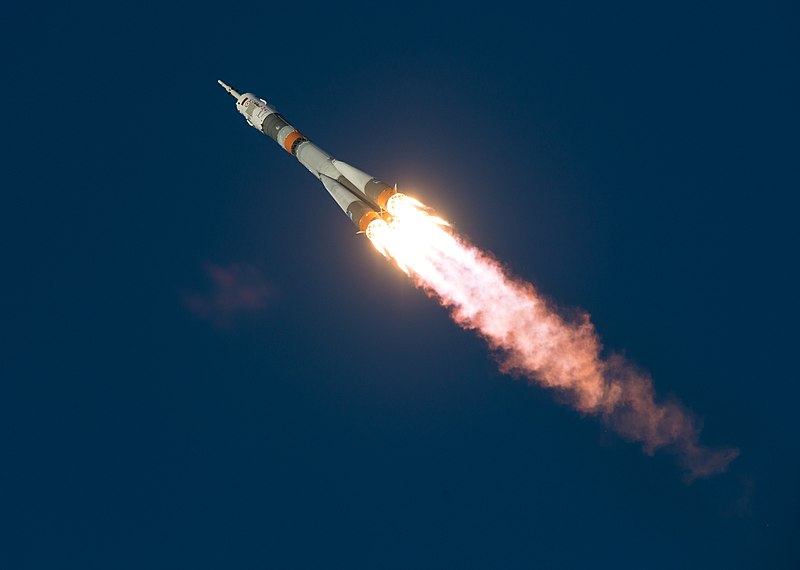 File:Expedition 46 Launch (NHQ201512150014).jpg