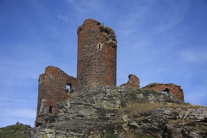 File:FR48 Saint-Julien-du-Tournel Château du Tournel 71.JPG