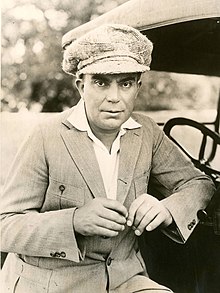 Film director James Cruze in 1923 - (SAYRE 22716) (cropped).jpg