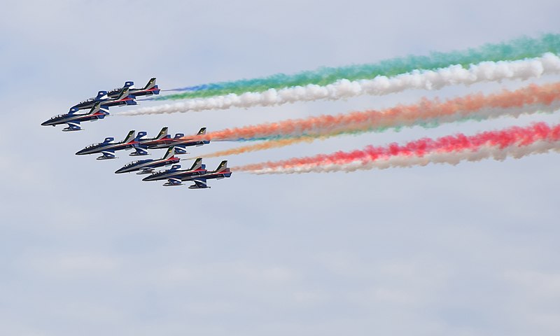 File:Frecce Tricolori - panoramio (6).jpg