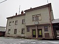 Čeština: Přední pohled na železniční stanici v Bransouzích, okr. Třebíč. English: Front view of train station in Bransouze, Třebíč District.