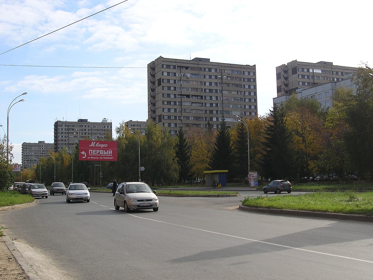 Файл:Frunze street-2, Togliatti, Russia.jpg — Википедия