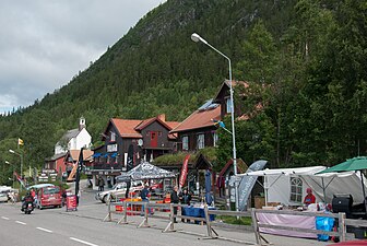 Funäsdalen i augusti 2012 med kyrkan i bakgrunden.