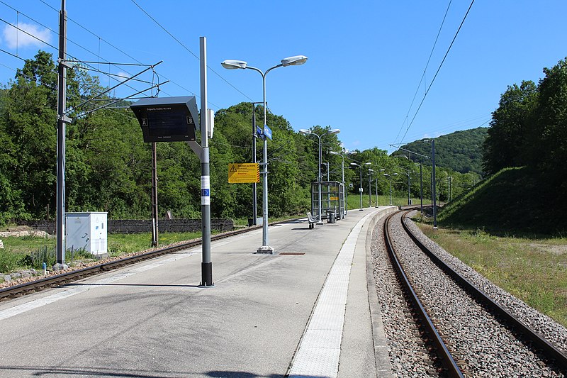 File:Gare Cize Bolozon Bolozon 8.jpg