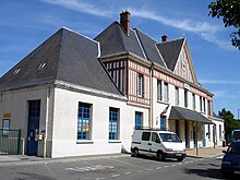 Fichier:Gare_de_Gisors_03.jpg