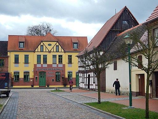 Gasthaus zum hauenden Schwein in der Erdmannsdorffstraße in Wörlitz - panoramio