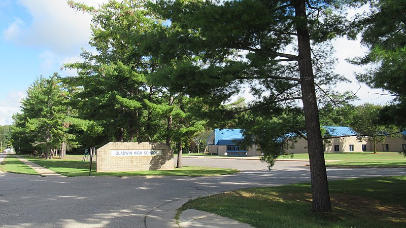 File:Gladwin High School (Michigan).jpg