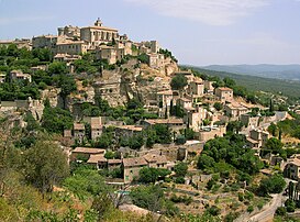 Le village perché de Gordes, dans le parc naturel régional du Luberon (Vaucluse, France). (définition réelle 2 232 × 1 653)